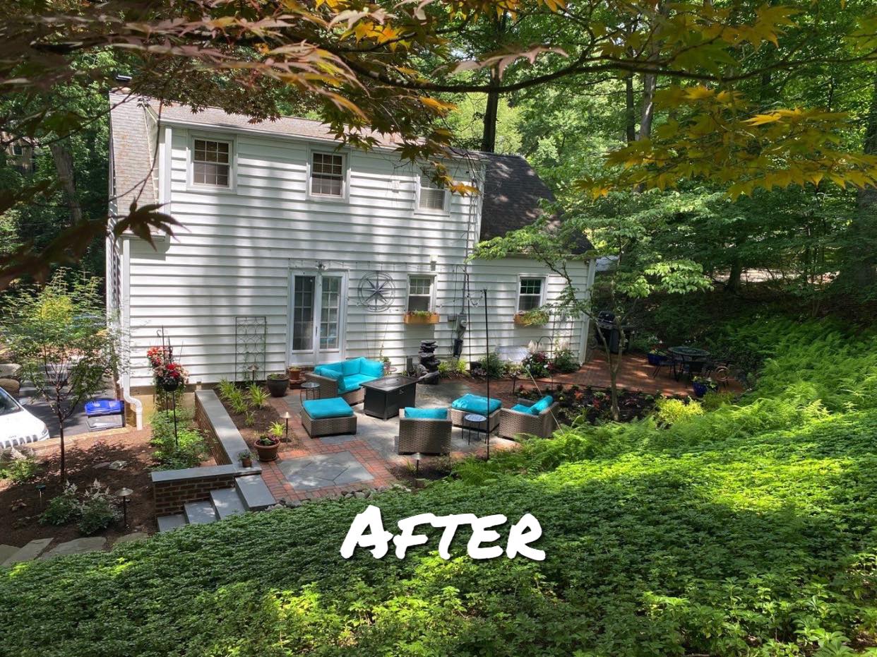 Pool seat walls and steps using Techo-Bloc 6” Mini Creta Architectural caps in beautiful chestnut brown - Pool and Patio Retreat - New Projects by Burkholder Landscape