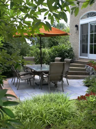 Kier Bluestone Patio W Clay Brick Soldier AC LR